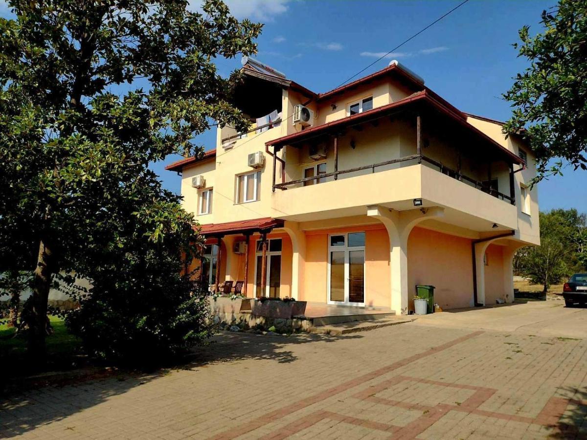 Shale Apartments And Rooms Gevgelija Exteriör bild